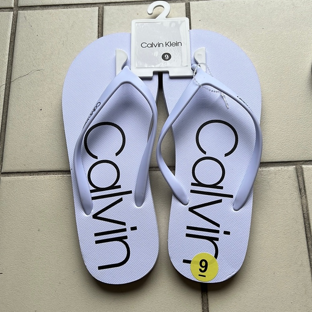 Calvin Klein ladies flip flops 🩴